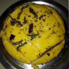 A picture of Khaman Dhokla.