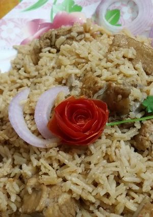 A picture of Chicken pulao.