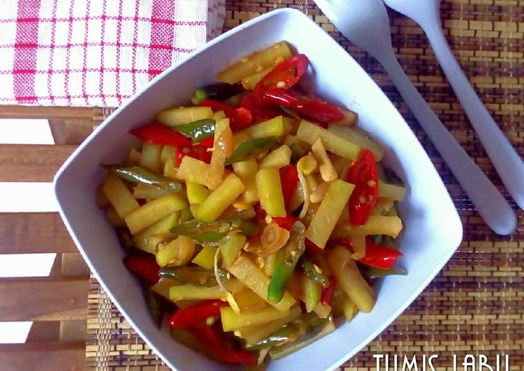Langkah mengolah Tumis Labu siam Cabe Ijo No MSG, Lezat Sekali