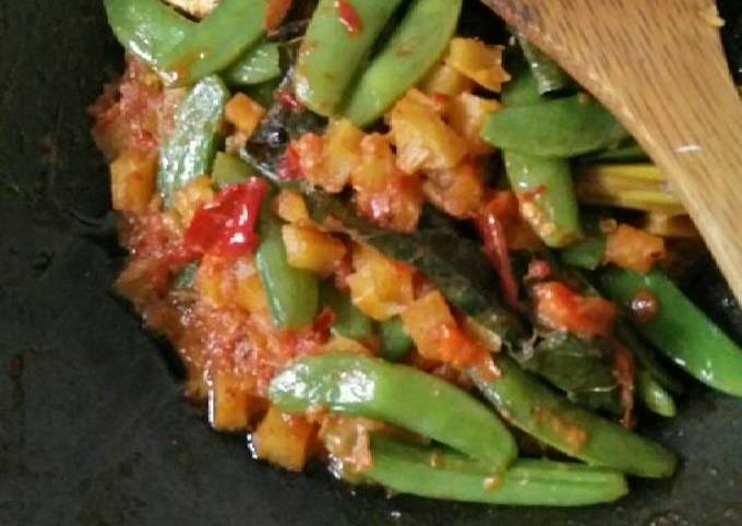 Sambal goreng kentang