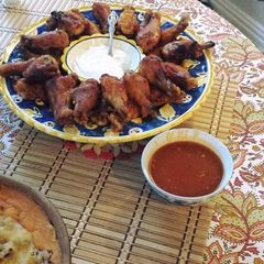 A picture of Mango Buffalo Wings.
