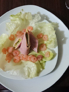 Una foto de Entrada de jamón relleno