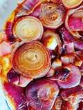 Tarte tatin di cipolle caramellate