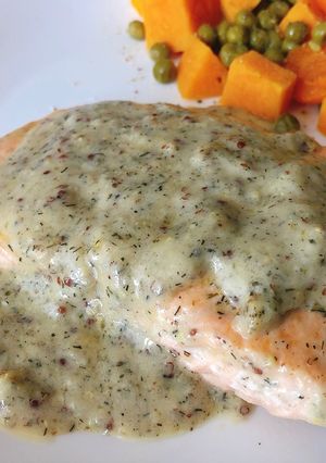 Foto principal de Salmon con crema de eneldo y mostaza
