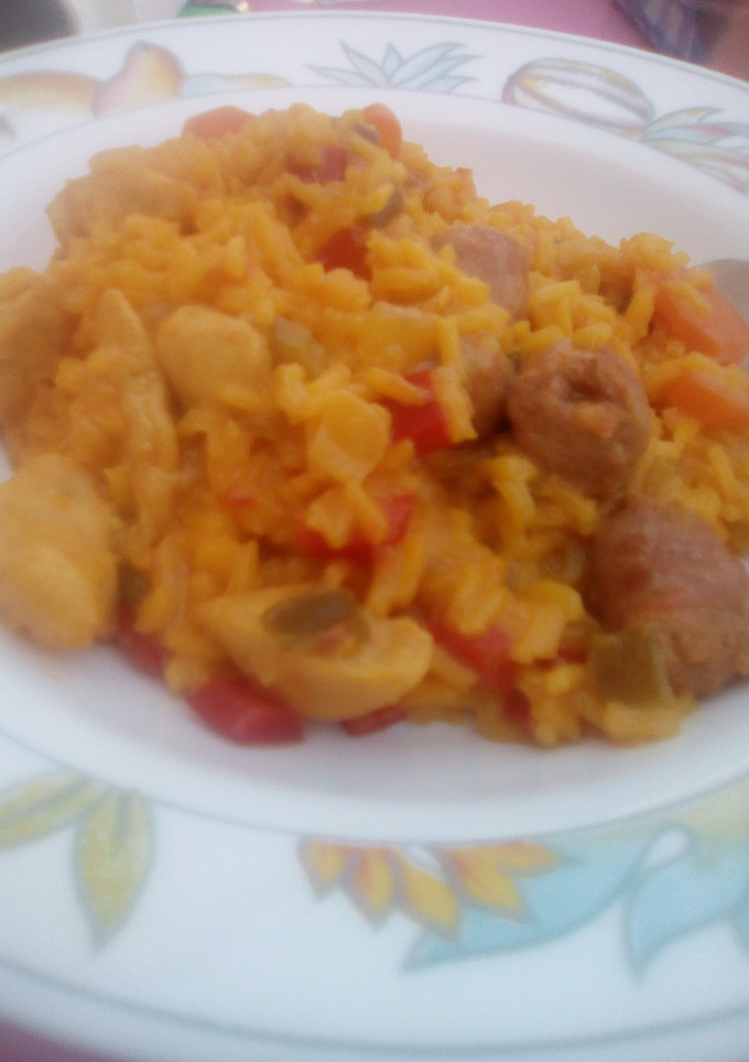 Una foto de Paella de carne