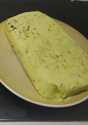 A picture of Garlic butter made at home.