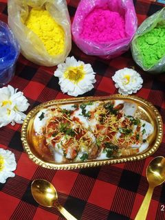 दही गुजिया (dahi gujiya recipe in Hindi) रेसिपी मुख्य फोटो