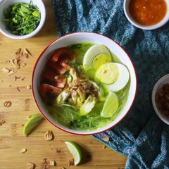 A picture of Soto Ayam.