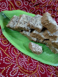 મલ્ટી ગ્રાઇન ફ્લોર પૌષ્ટિક સુખડી (Multigrain Flour Sukhadi Recipe In Gujarati) રેસીપી મુખ્ય ફોટો
