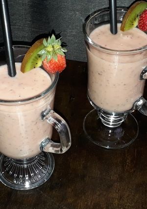 A picture of Strawberry Kiwi Smoothie.