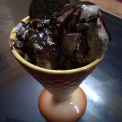 A picture of Oreo ice cream.