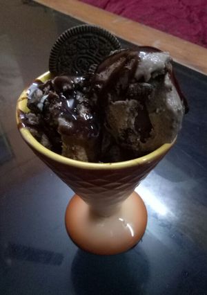 A picture of Oreo ice cream.