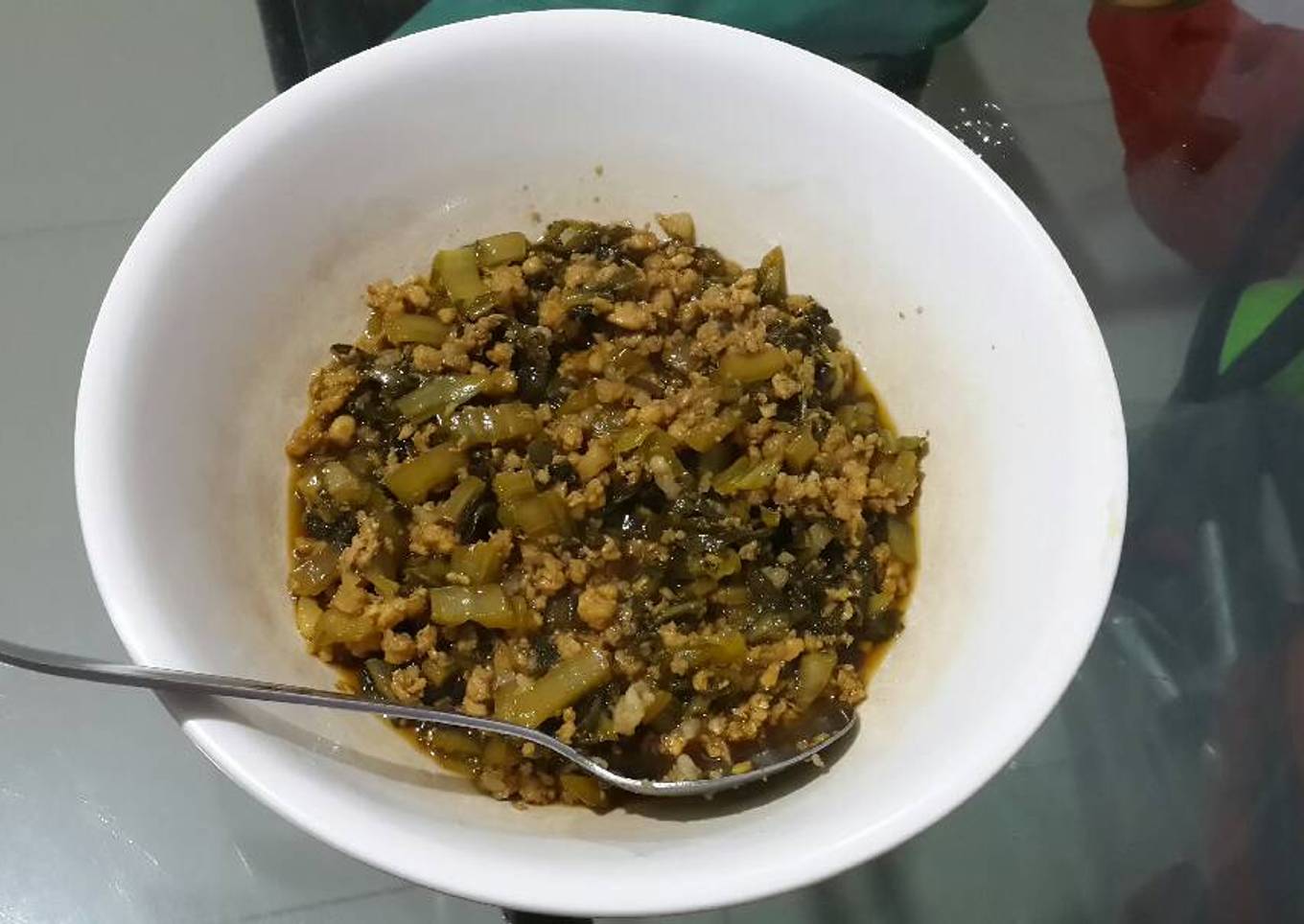 Tumis sayur asin dan daging babi cincang