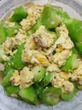บวบผัดไข่ใส่หมูสับ