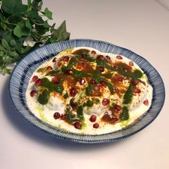 A picture of Dahi Bhalla.