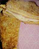 Sándwich de huevo relleno jamón y queso