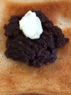 Una foto de Ogura Toast(小倉トースト)-Pan tostada con Anko