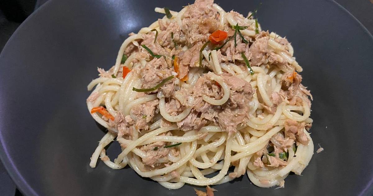 Resep Spaghetti Aglio Olio Tuna Daun Jeruk oleh Nurul Y. Utami Cookpad