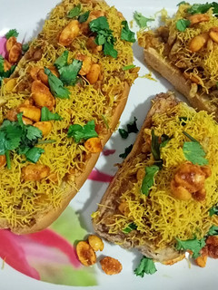 ચટપટા ટોસ્ટ (Chatpata Toast Recipe In Gujarati) રેસીપી મુખ્ય ફોટો