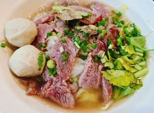 รูปของ หมักเนื้อให้นุ่มอย่างโปรร้านก๋วยเตี๋ยวเนื้อสด