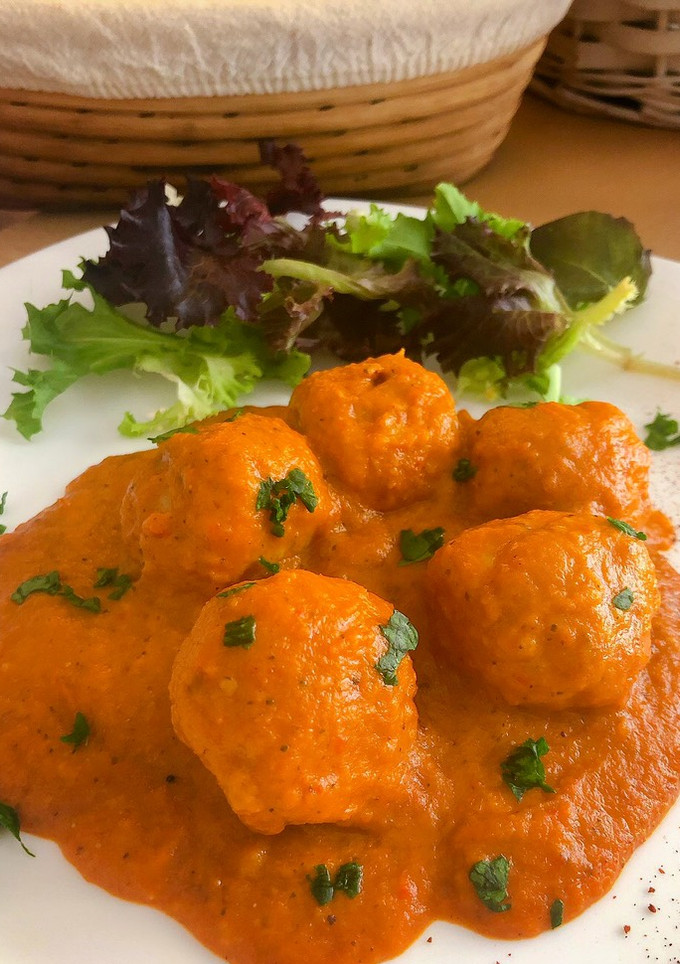Una foto de Albóndigas en salsa de tomates (con tomate seco)