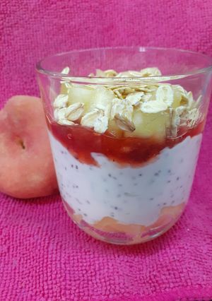 Une photo de Verrine "façon pêche melba"  🍑🥛🍓