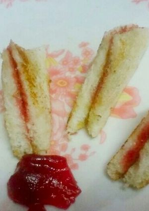 A picture of Bread Butter jam.