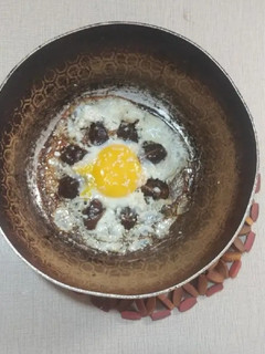 عکسی از دستور تخم مرغ خرما با کنجد (قیساوا)😋