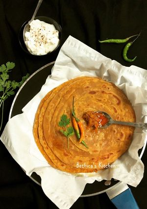 A picture of Achari Paratha.