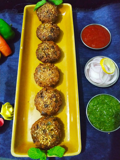 કુમળી ની ભાજી ની મલ્ટીગ્રેઇન ટીક્કી (kumdi ni bhaji ni multigrain tikki recipe in Gujarati) રેસીપી મુખ્ય ફોટો