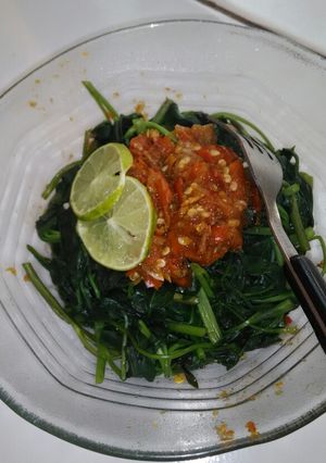 Foto resep Rujak kangkung huh hah😅😅