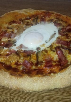 Una foto de Pizza con masa de levadura seca