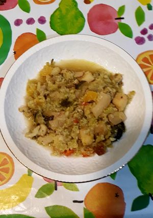 Foto principal de Falso cuscus de coliflor con verduras, sepia y aroma de albahaca