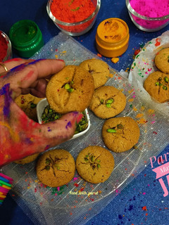ठंडाई नानखताई (thandai flavour naankhatai recipe in Hindi) रेसिपी मुख्य फोटो