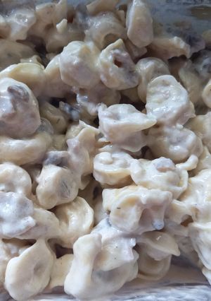 Una foto de 219. Tortellinis de queso con atún y champiñones