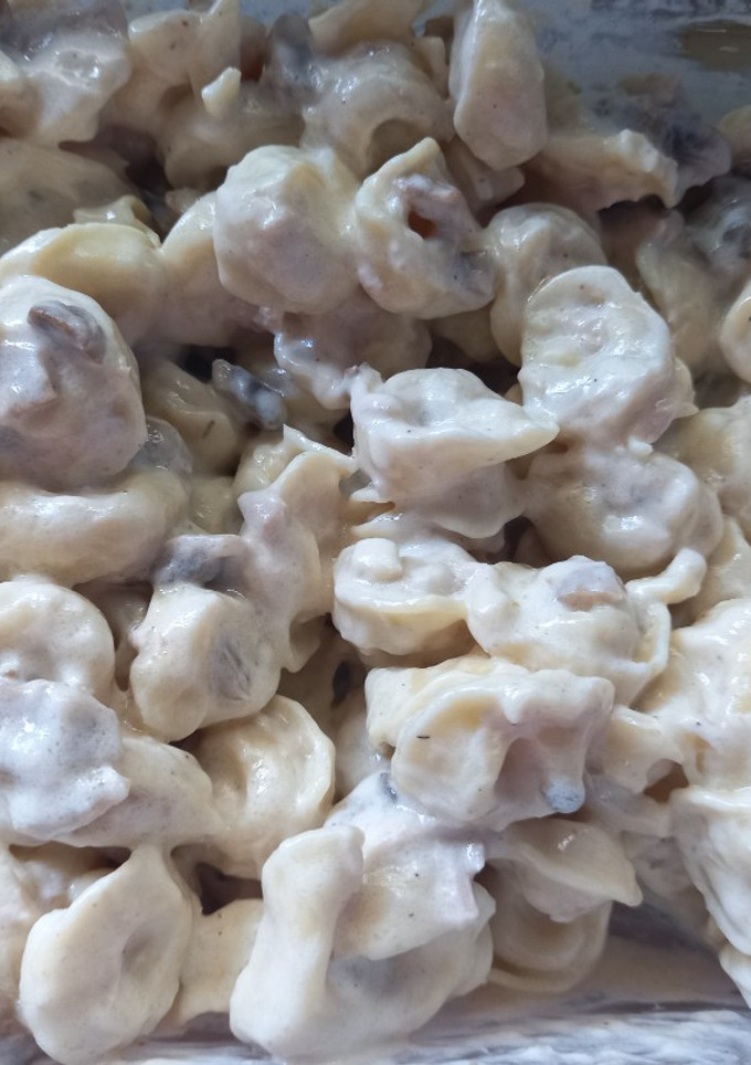 Una foto de 219. Tortellinis de queso con atún y champiñones