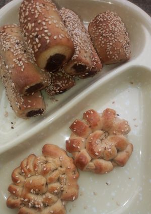A picture of Sesame dates fingers ❤️.