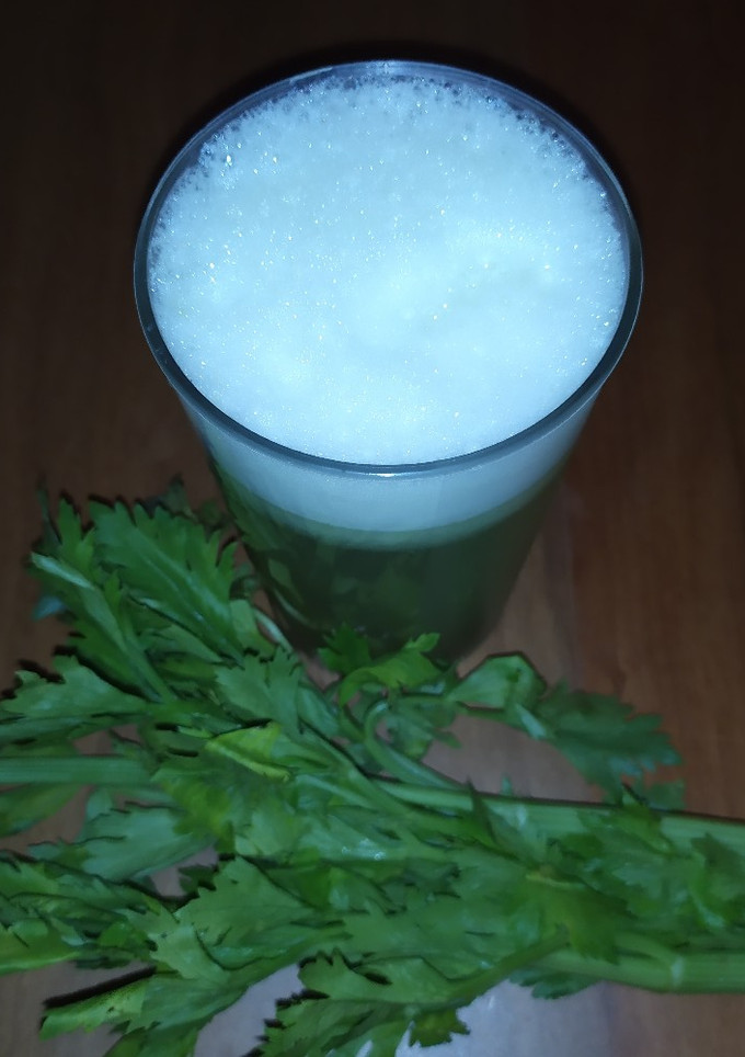 Una foto de DETOX 🍋APIO Y LIMÓN EN AYUNAS