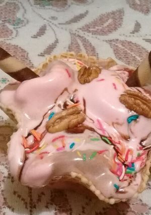 Una foto de Nieve de napolitano en canastita 🍨