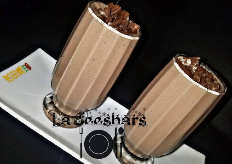 Simple Way to Make Speedy Oreo milkshake