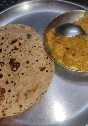 कद्दू की सब्जी (Kaddu ki sabzi recipe in hindi) रेसिपी मुख्य फोटो