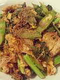 Stir-Fried Whole Wheat Rice Vermicelli with Pork (Pad See Ew)