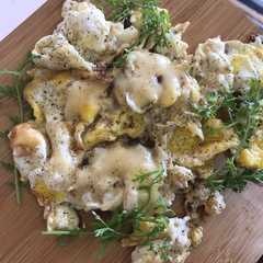 بيض بالجبن 🍳🧀-レシピのメイン写真