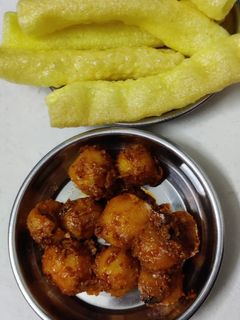 ભૂંગળા બટાકા (Bhungra Bataka Recipe In Gujarati) રેસીપી મુખ્ય ફોટો