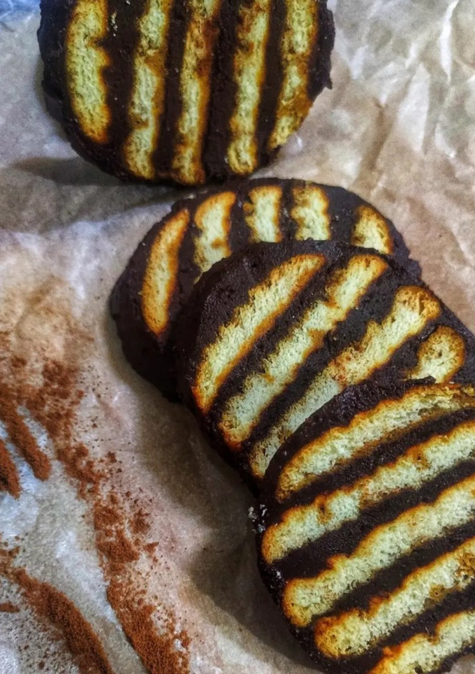 A picture of Lazy Biscuit cocoa butter Slice Cake.