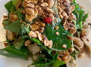 Hình của món Nộm rau diếp cá.