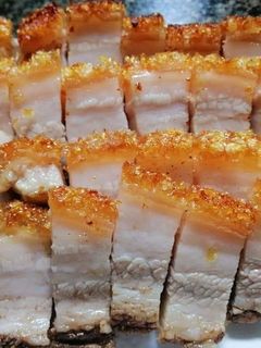 รูปของ หมูกรอบบ้านแตก