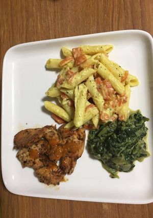 A picture of Pipe Rigate pasta on bechamel sauce.