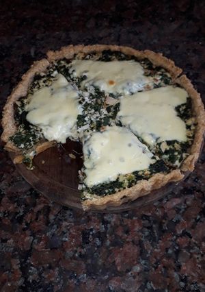 Una foto de Tarta de pollo y acelga