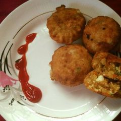 A picture of Mix veggies and paneer cutlet 😃😃.
